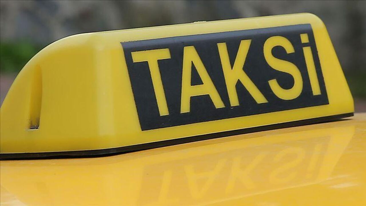 ASAYİŞ İstanbul’da turist yolculardan fazla ücret alan taksilerin çalışma ruhsatları iptal edildi