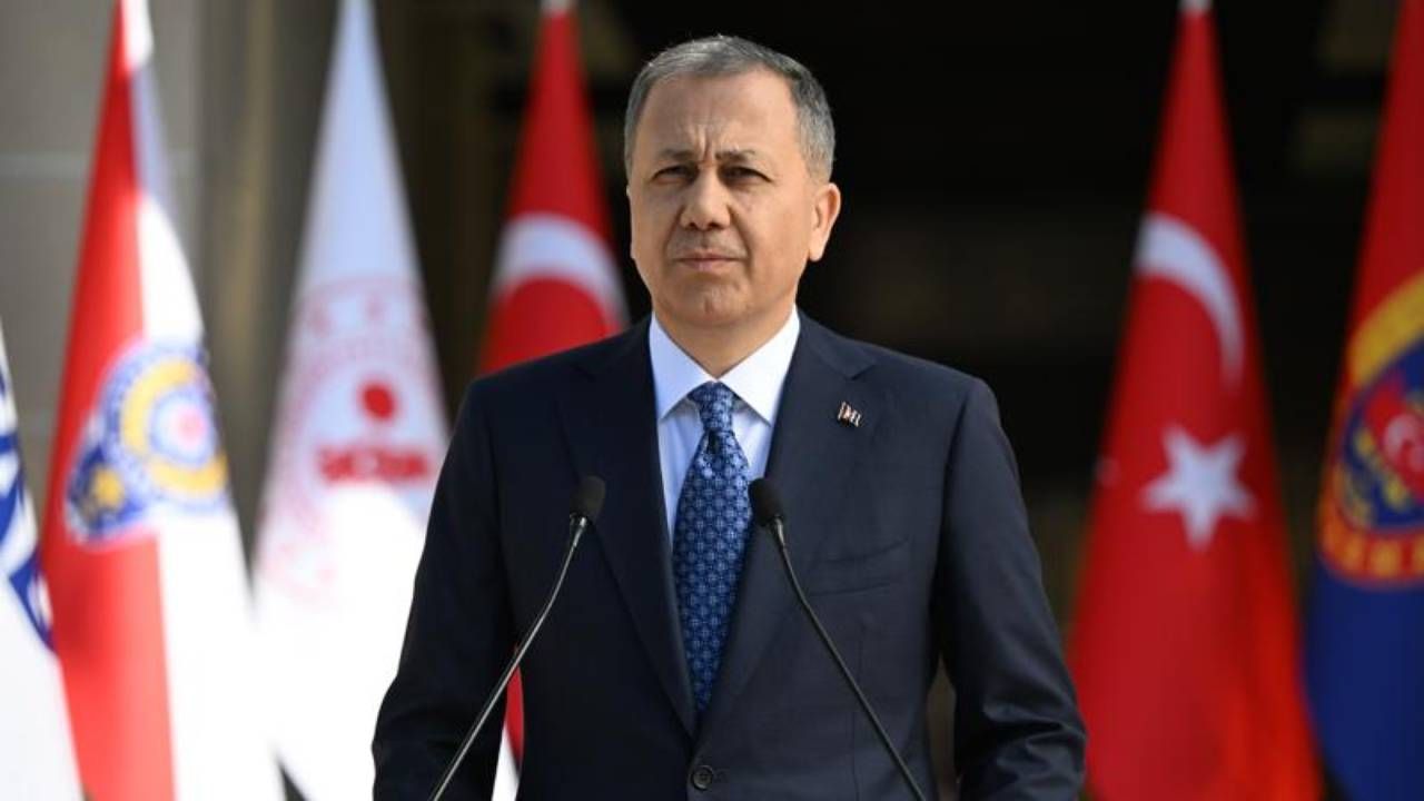 Bakan Yerlikaya'dan Kocaeli'de kuru yük gemisindeki mürettebatı kurtaran üsteğmene tebrik