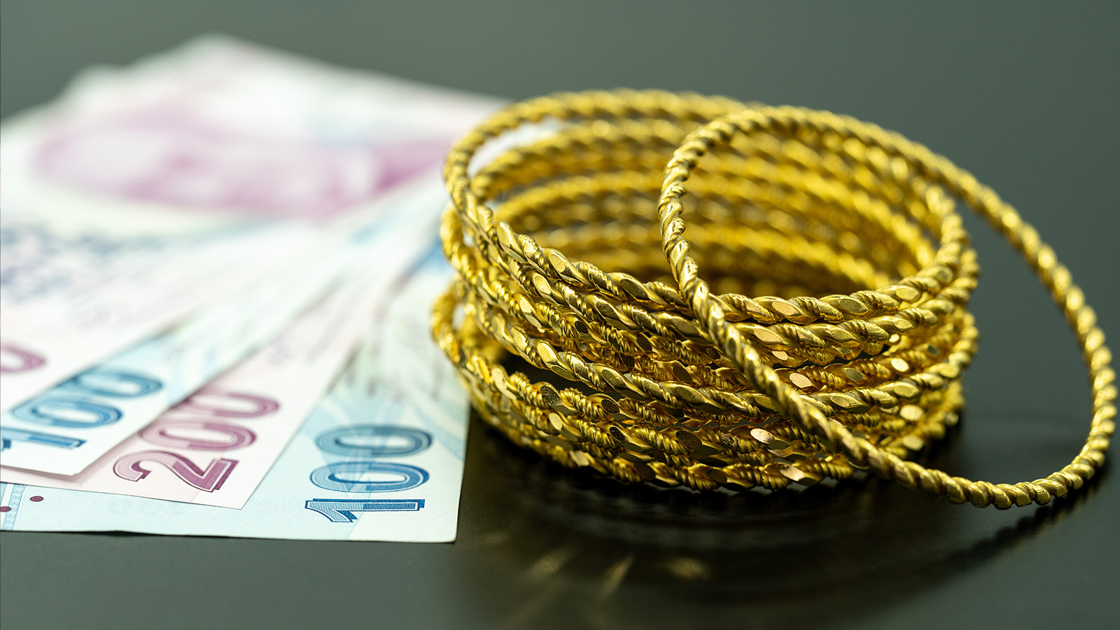 Altın Fiyatları İçin Yeni Tahminler Yatırımcıları Bekliyor