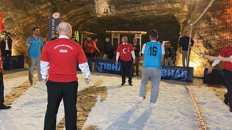 Iğdır Tuz Mağarası’nda Voleybol Turnuvası Düzenlendi