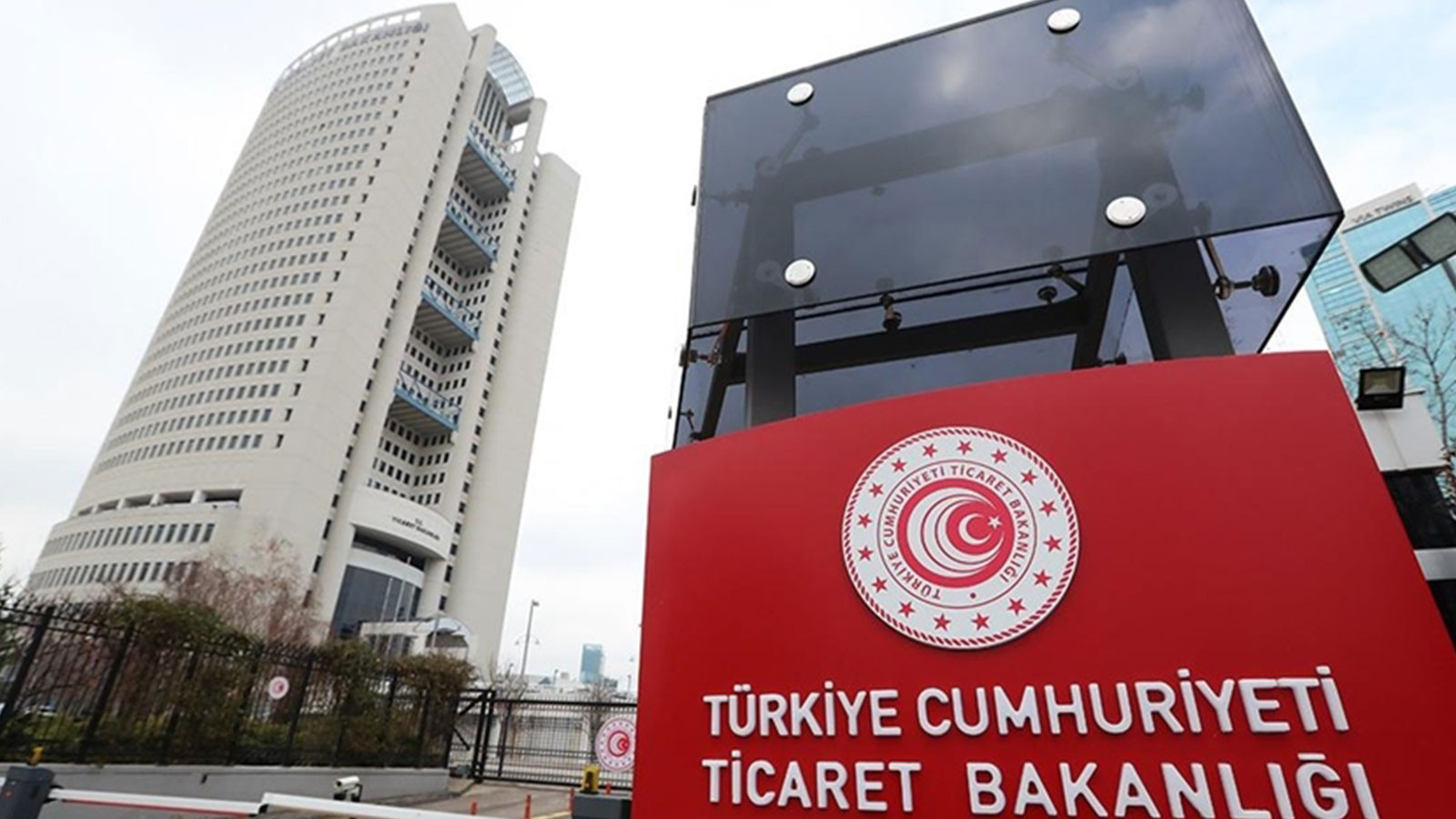Dış ticaret mevzuatına aykırı firmalara 8,8 milyar lira ceza