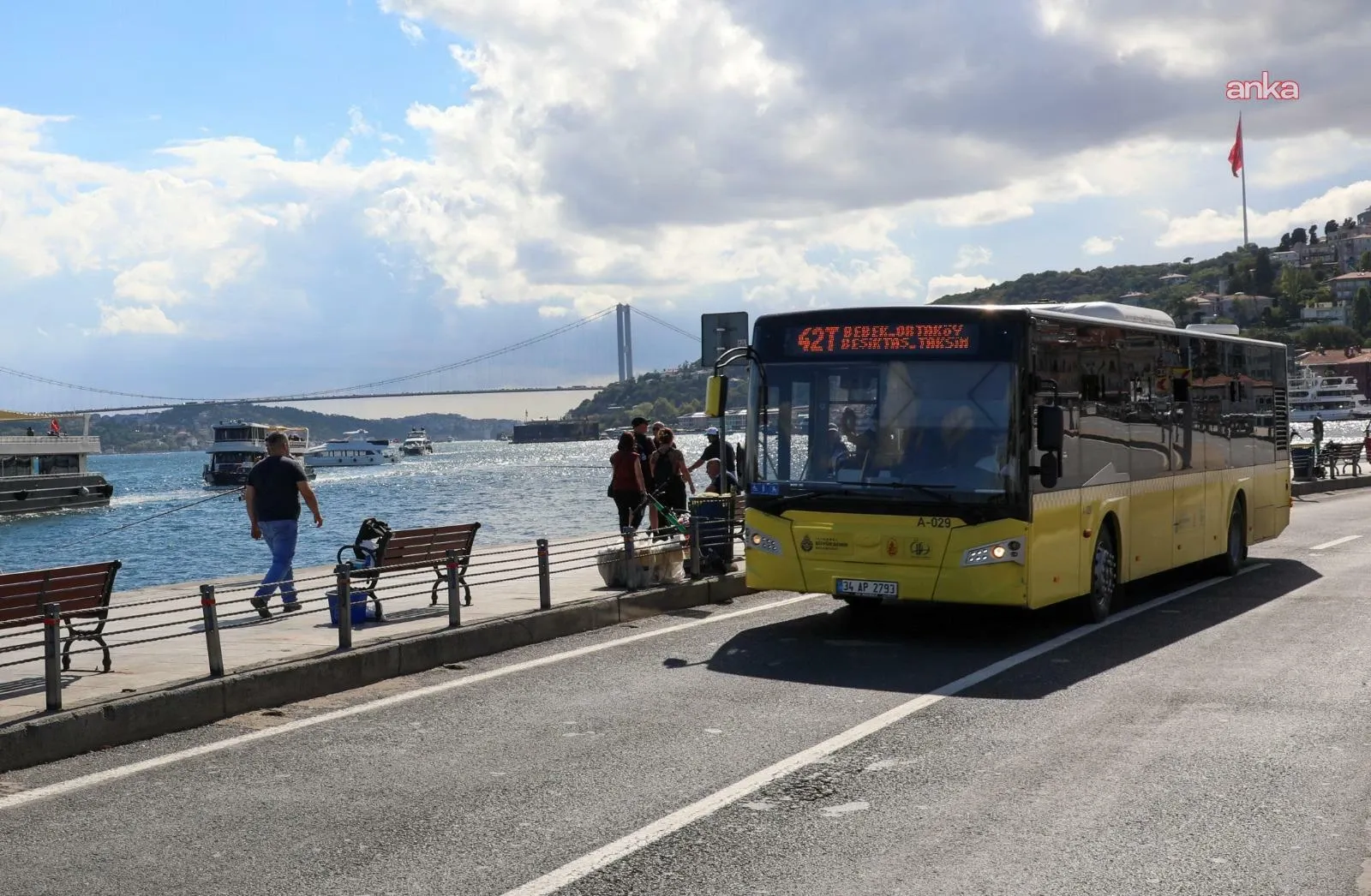 GÜNDEM İETT şoförü trafikte tartıştı! Görevden uzaklaştırıldı