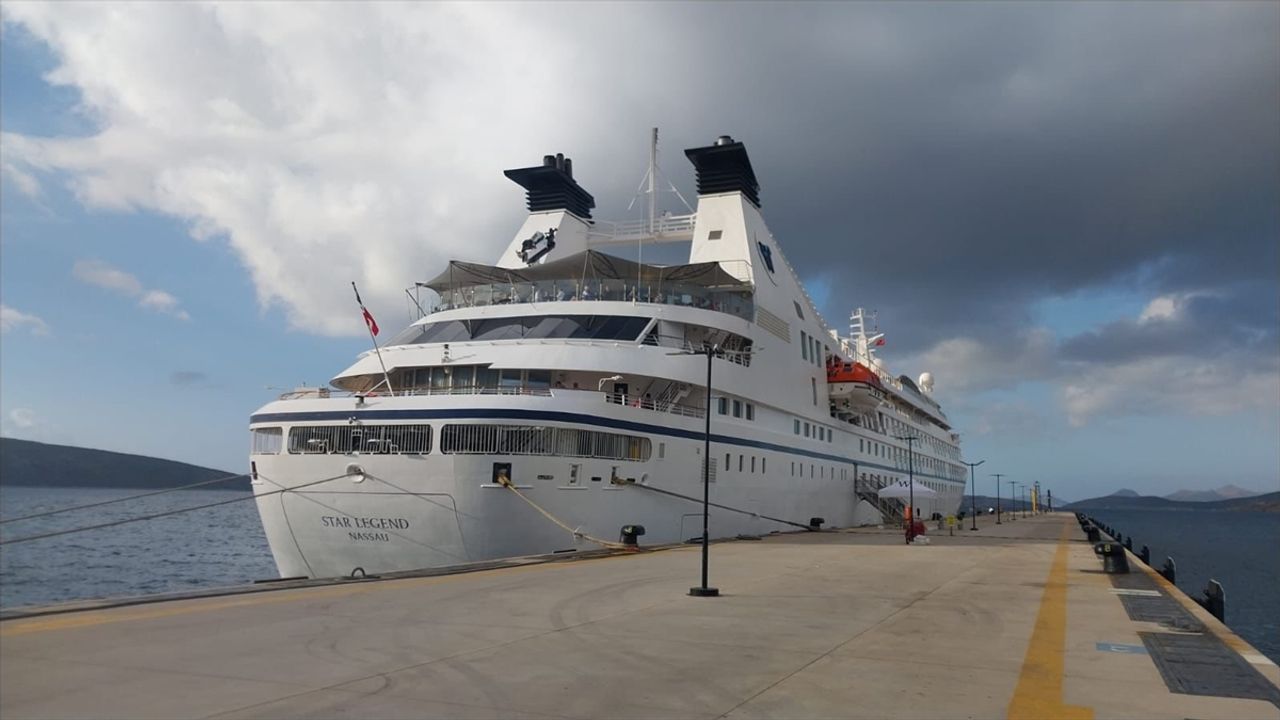 Star Legend Kruvaziyeri 271 Yolcusuyla Bodrum’a Ulaştı Star Legend Kruvaziyeri 271 Yolcusuyla Bodrum’a Ulaştı