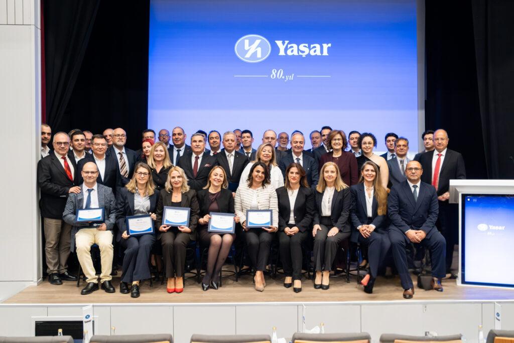 Yaşar Topluluğu 80. Yılını Kutladı Yaşar Topluluğu 80. Yılını Kutladı