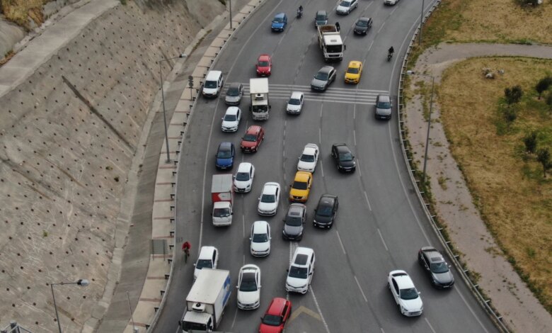 İzmir’de trafiğe kayıtlı araç sayısı 2 milyon 20 bin 832 İzmir’de trafiğe kayıtlı araç sayısı 2 milyon 20 bin 832