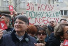 Sırbistan’da Seçim Sonuçlarına İtiraz Edenler Belgrad’da