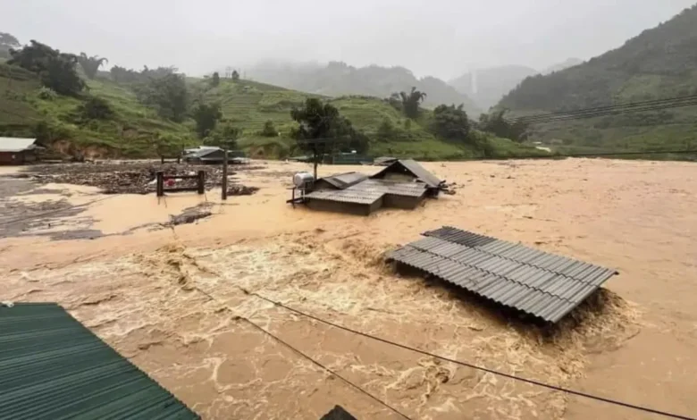Vietnam’da Tarihi Sel: UNESCO Mirası Hue Etkilendi Vietnam’da Tarihi Sel: UNESCO Mirası Hue Etkilendi